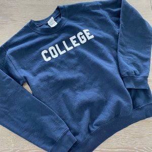 COLLEGE sweatshirt